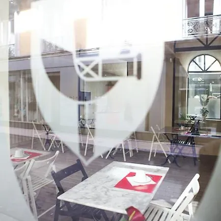 Le Roncevaux Hotel 3*