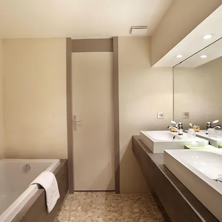 Le Roncevaux Hotel Pau