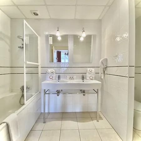 Le Roncevaux Szálloda 3*