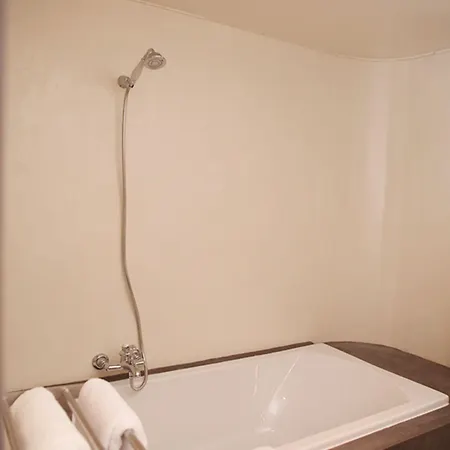 Le Roncevaux Hotel