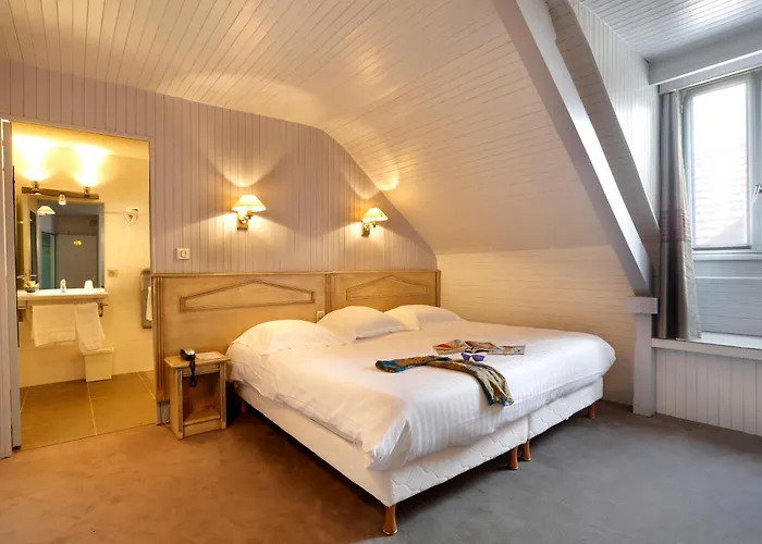 Le Roncevaux Hotel 3*