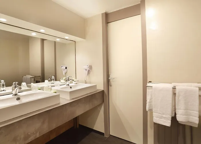 Le Roncevaux Отель 3*