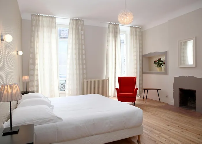 Le Roncevaux Отель 3*