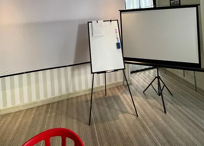 Le Roncevaux Отель