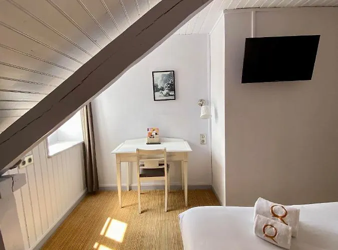 Le Roncevaux 3* По