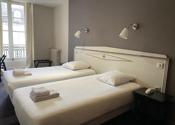 Le Roncevaux Отель 3*