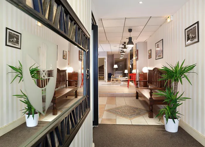 Le Roncevaux Hotel Pau