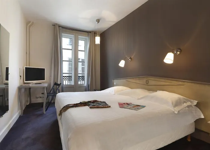 Le Roncevaux Hotel Pau