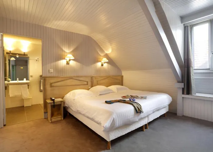 Hotel Le Roncevaux 3*