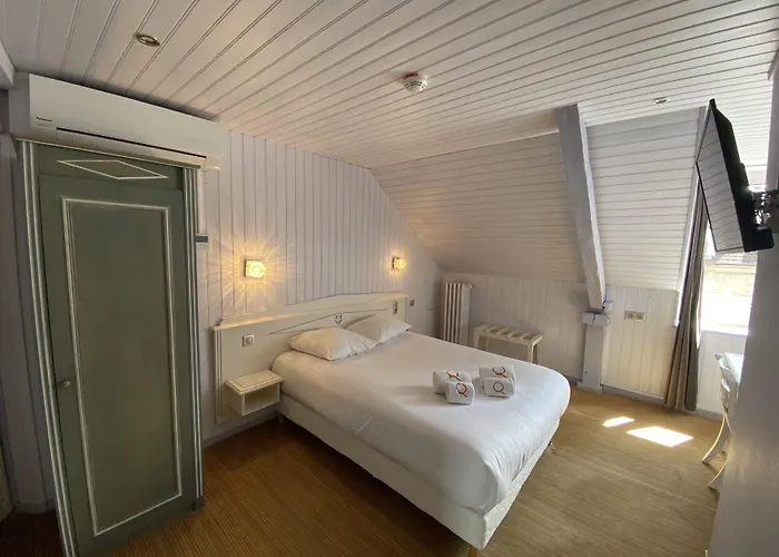 Le Roncevaux Hotel Pau